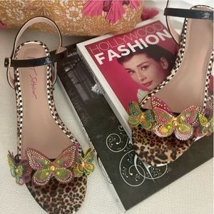 Betsey Johnson colorful Guner sandals size 8.5